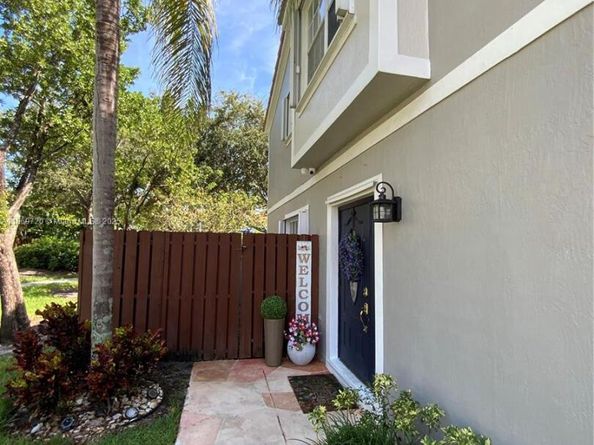 8449 SW 23rd Ct, Miramar FL 33025
