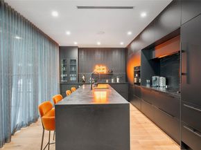 76 NW 44th St, Miami FL 33127