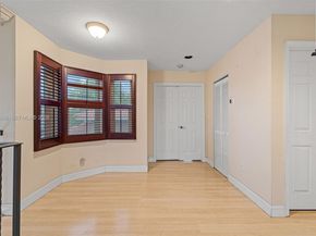 16403 Diamond Head Dr, Weston FL 33331