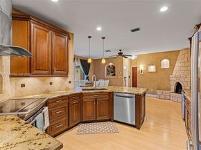 16403 Diamond Head Dr, Weston FL 33331