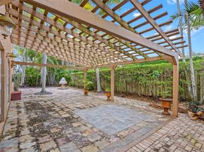 16403 Diamond Head Dr, Weston FL 33331