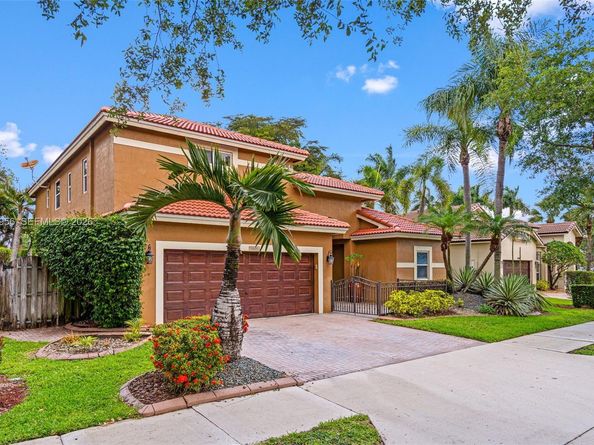 16403 Diamond Head Dr, Weston FL 33331