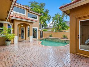 16403 Diamond Head Dr, Weston FL 33331