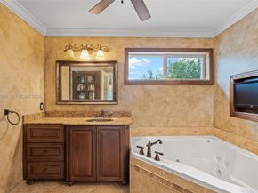 16403 Diamond Head Dr, Weston FL 33331