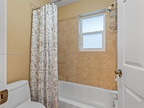 16403 Diamond Head Dr, Weston FL 33331