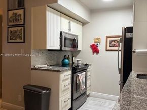 2145 Pierce St 113, Hollywood FL 33020