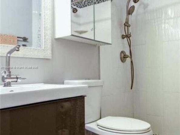 2145 Pierce St 113, Hollywood FL 33020
