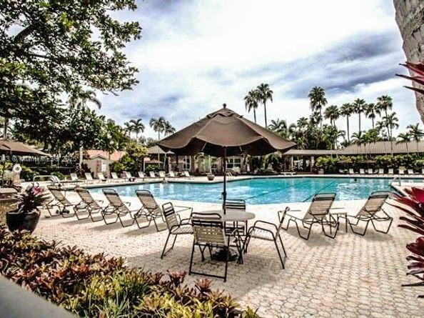 10204 Caracas St, Cooper City FL 33026