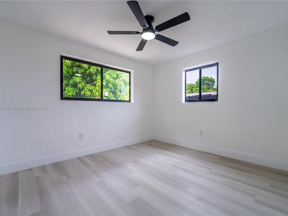 1301 NW 176th Ter, Miami Gardens FL 33169