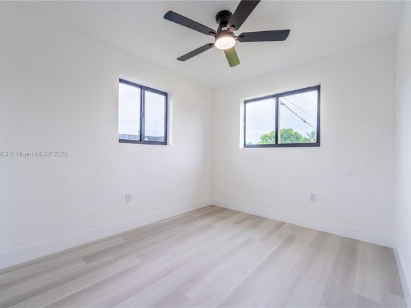 1301 NW 176th Ter, Miami Gardens FL 33169