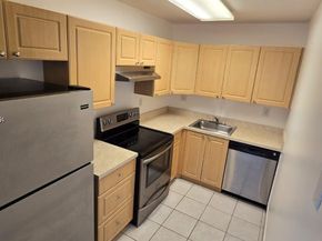 405 S Pine Island Rd 202D, Plantation FL 33324