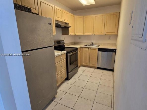 405 S Pine Island Rd 202D, Plantation FL 33324