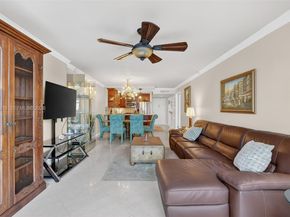 1000 Parkview Dr 806, Hallandale Beach FL 33009