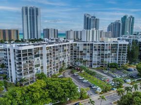 1000 Parkview Dr 806, Hallandale Beach FL 33009