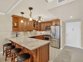 1000 Parkview Dr 806, Hallandale Beach FL 33009