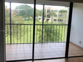 210 Lakeview Dr 207, Weston FL 33326