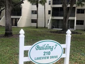 210 Lakeview Dr 207, Weston FL 33326