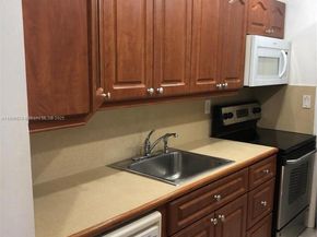 210 Lakeview Dr 207, Weston FL 33326