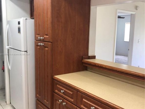 210 Lakeview Dr 207, Weston FL 33326