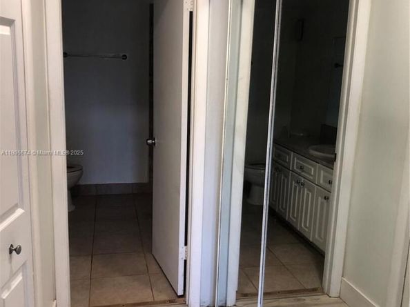 210 Lakeview Dr 207, Weston FL 33326