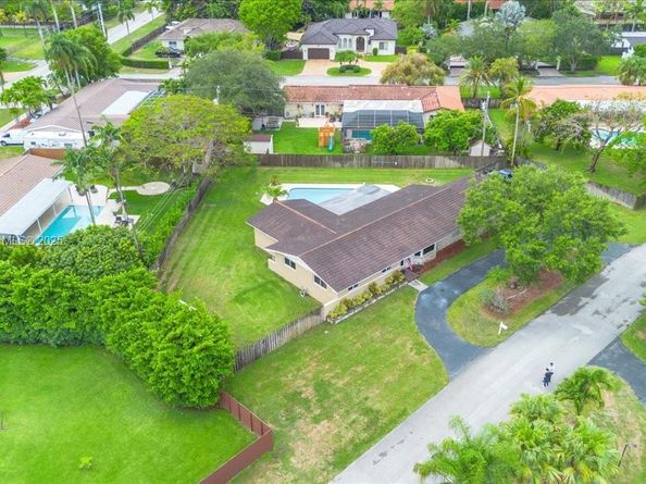9750 SW 143rd Dr, Miami FL 33176