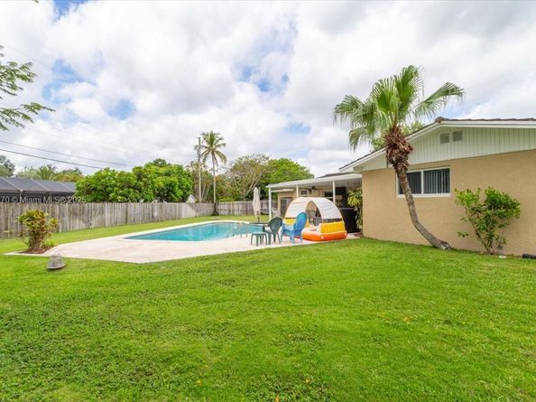 9750 SW 143rd Dr, Miami FL 33176
