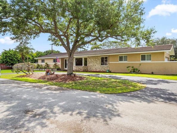 9750 SW 143rd Dr, Miami FL 33176