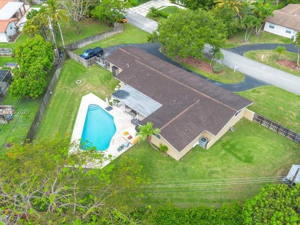9750 SW 143rd Dr, Miami FL 33176