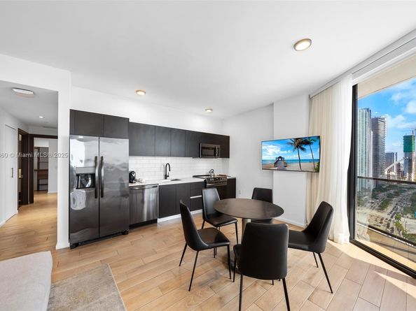 398 NE 5th St 1809, Miami FL 33132