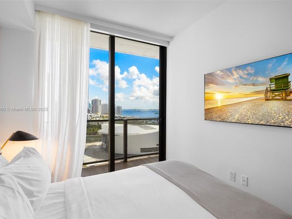 398 NE 5th St 1809, Miami FL 33132