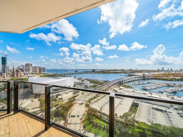 398 NE 5th St 1809, Miami FL 33132