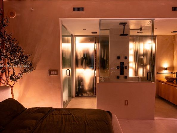 1040 Biscayne Blvd 2905, Miami FL 33132