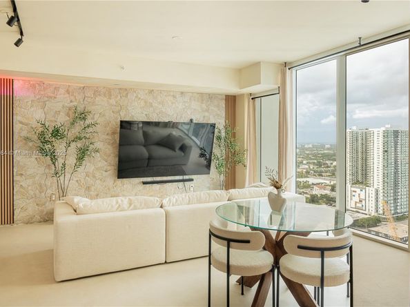 1040 Biscayne Blvd 2905, Miami FL 33132