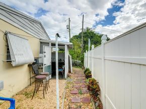 2200 SW 42nd Way, Fort Lauderdale FL 33317