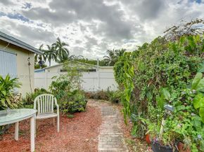 2200 SW 42nd Way, Fort Lauderdale FL 33317