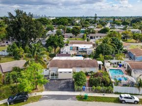2200 SW 42nd Way, Fort Lauderdale FL 33317