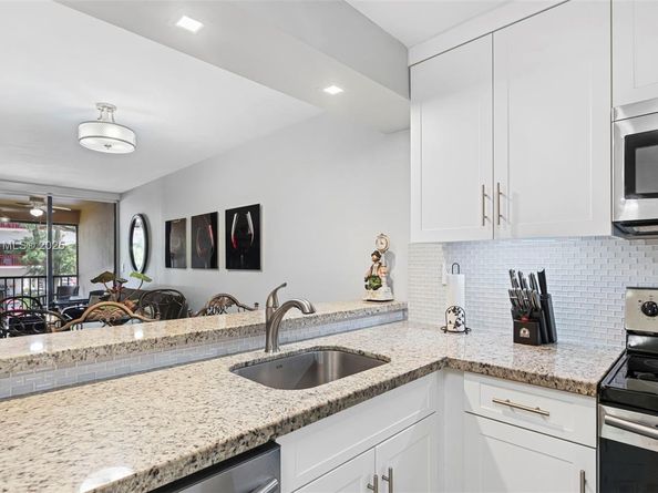 15405 N Miami Lakeway N 2031, Miami Lakes FL 33014