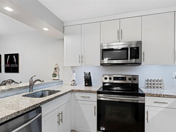 15405 N Miami Lakeway N 2031, Miami Lakes FL 33014