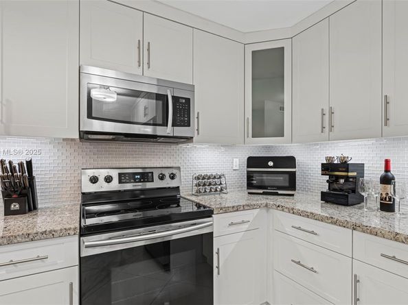 15405 N Miami Lakeway N 2031, Miami Lakes FL 33014