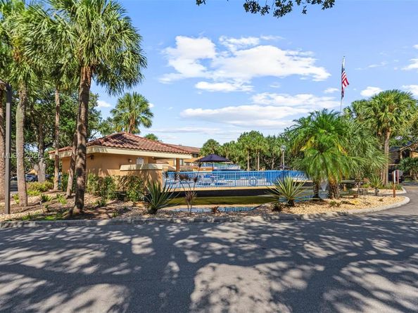 15405 N Miami Lakeway N 2031, Miami Lakes FL 33014