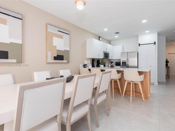 204 SW 159th Pl, Pembroke Pines FL 33027