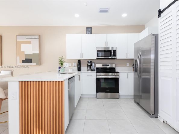 204 SW 159th Pl, Pembroke Pines FL 33027