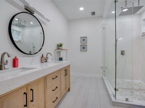 3085 Lakewood Cir, Weston FL 33332