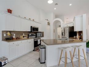 3085 Lakewood Cir, Weston FL 33332