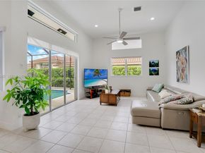 3085 Lakewood Cir, Weston FL 33332