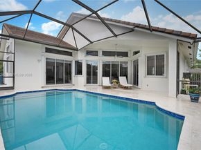 3085 Lakewood Cir, Weston FL 33332