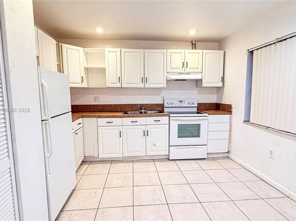 5100 SW 41st St 115, Pembroke Park FL 33023