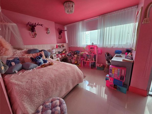 Undisclosed Address #A11888327, Aventura FL 33180