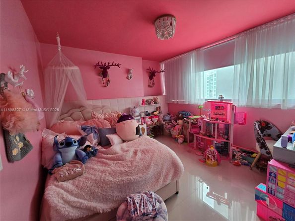 Undisclosed Address #A11888327, Aventura FL 33180