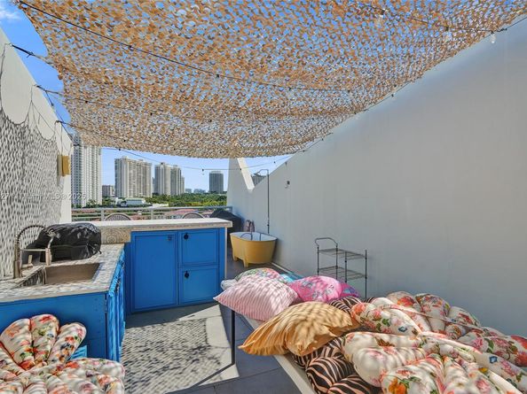 Undisclosed Address #A11888327, Aventura FL 33180